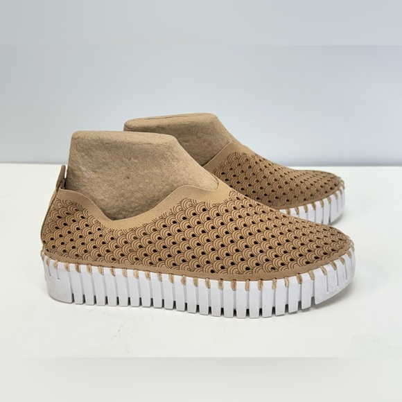 ILSE JACOBSEN Tan and White Tulip laser cut slip on sneakers size 39/8.5-9US - Picture 5 of 8